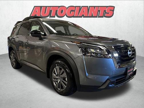 2025 Nissan Pathfinder S