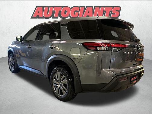 2025 Nissan Pathfinder S