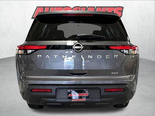 2025 Nissan Pathfinder S