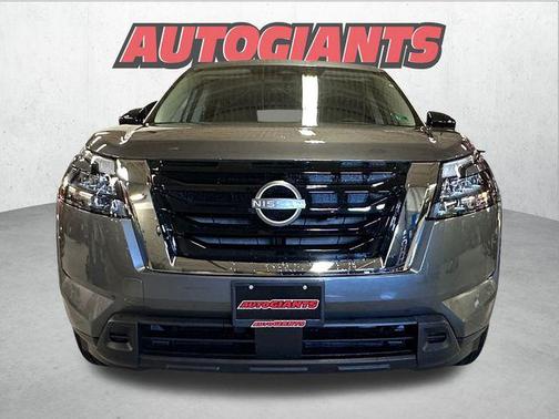 2025 Nissan Pathfinder S