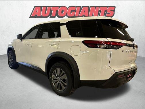 2025 Nissan Pathfinder S 4WD