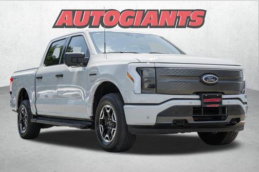 2023 Ford F-150 Lightning XLT