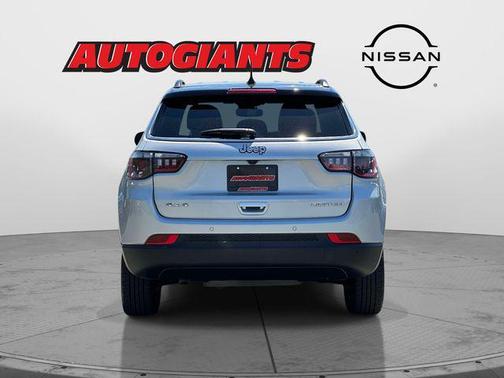Silver Zynith Metallic Clearcoat 2025 Jeep Compass Limited