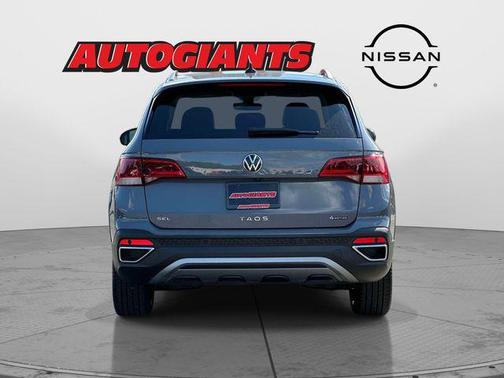 Gray 2022 Volkswagen Taos 1.5T SEL