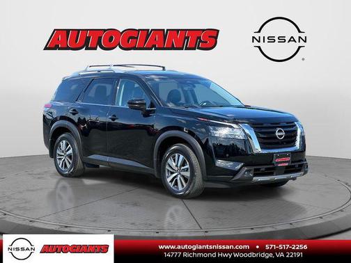 Super Black 2024 Nissan Pathfinder SL 4WD