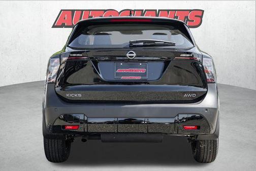 2025 Nissan Kicks S