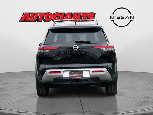 2025 Nissan Pathfinder SL FWD