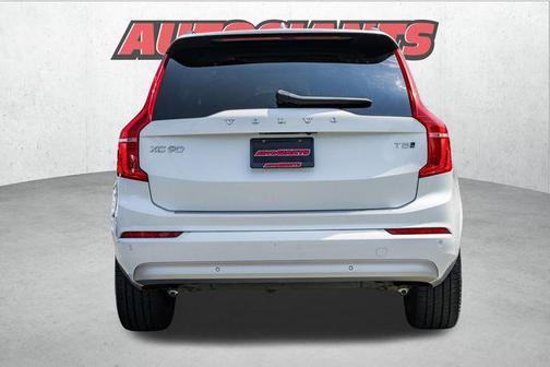 2022 Volvo XC90 T5 Momentum