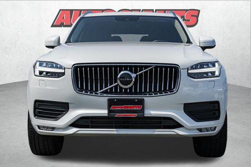 2022 Volvo XC90 T5 Momentum