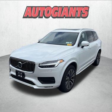 2022 Volvo XC90 T5 Momentum
