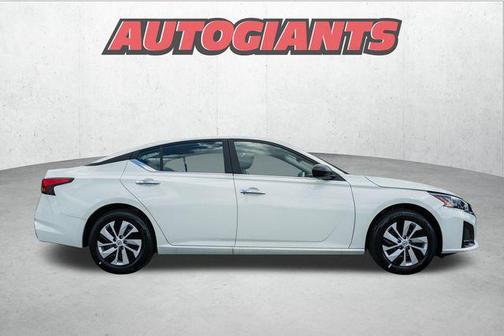 2025 Nissan Altima S FWD