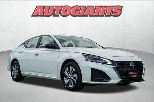 2025 Nissan Altima S FWD