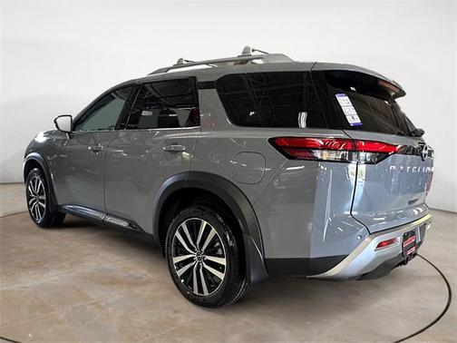 2025 Nissan Pathfinder Platinum 4WD