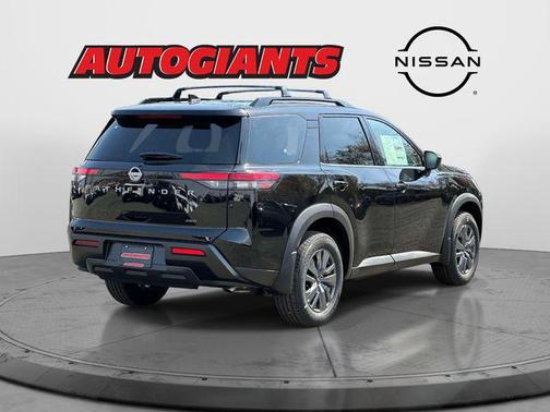 Super Black 2026 Nissan Pathfinder SV