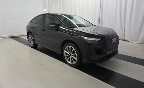 2022 Audi e-tron Premium Plus