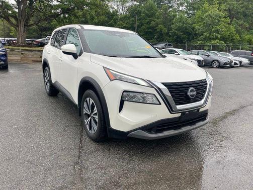 Pearl White Tricoat 2023 Nissan Rogue SV