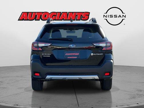 Crystal Black Silica 2025 Subaru Outback Limited