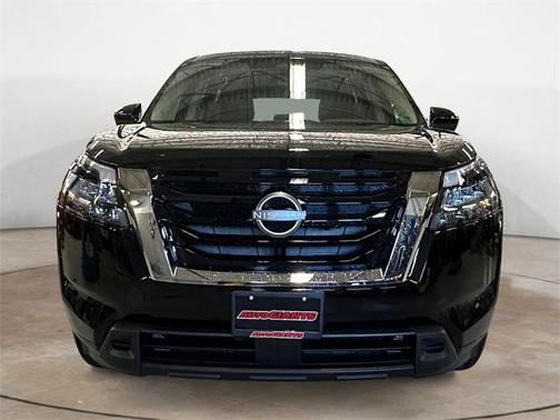 2025 Nissan Pathfinder S