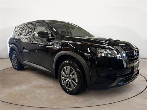 2025 Nissan Pathfinder S