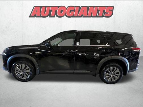 2025 Nissan Pathfinder S