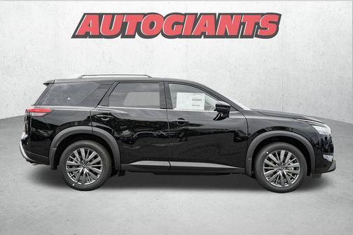 2025 Nissan Pathfinder SL 4WD
