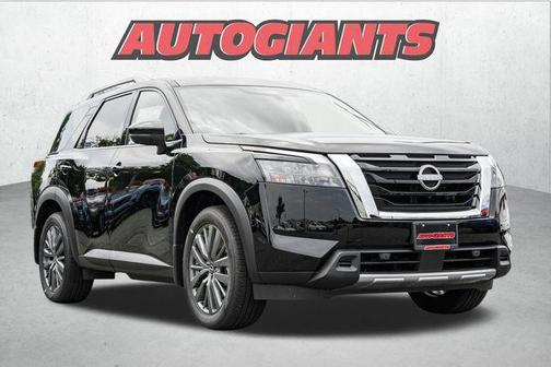 2025 Nissan Pathfinder SL 4WD