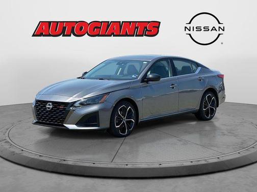 Gun Metallic 2023 Nissan Altima SR Intelligent AWD