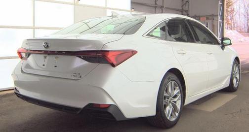 2022 Toyota Avalon Hybrid XLE Plus