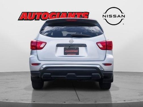 2017 Nissan Pathfinder S