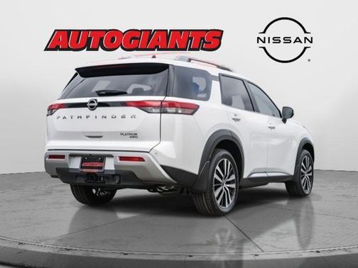 2025 Nissan Pathfinder Platinum 4WD