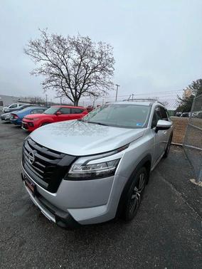 2024 Nissan Pathfinder Platinum 4WD