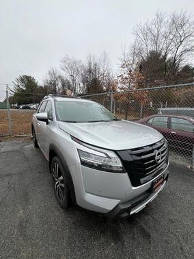 2024 Nissan Pathfinder Platinum 4WD