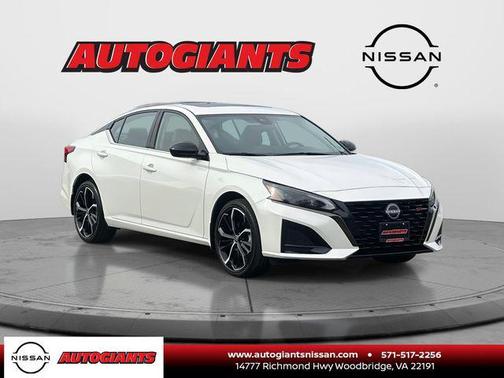 Pearl White Tricoat 2023 Nissan Altima SR Intelligent AWD
