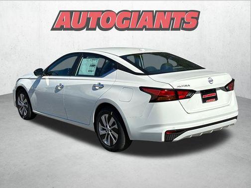 2025 Nissan Altima S FWD