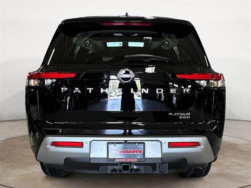 2025 Nissan Pathfinder Platinum 4WD