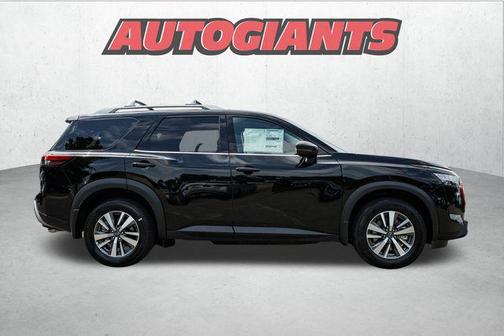 2025 Nissan Pathfinder SL 4WD
