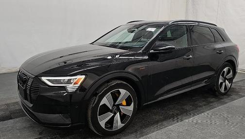 2022 Audi e-tron Premium Plus