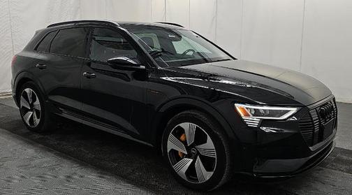 2022 Audi e-tron Premium Plus