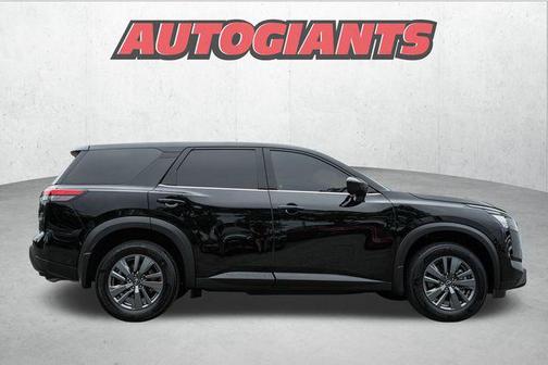 2024 Nissan Pathfinder S 4WD