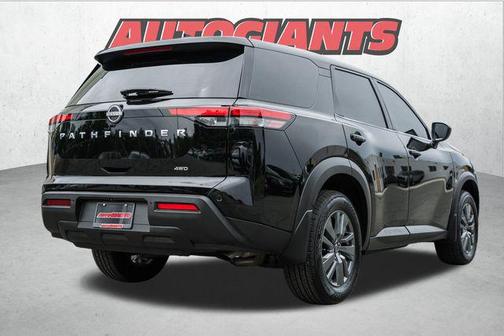 2024 Nissan Pathfinder S 4WD