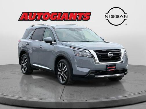 2025 Nissan Pathfinder Platinum 4WD