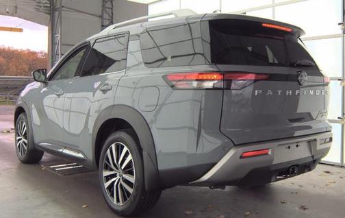 2025 Nissan Pathfinder Platinum 4WD