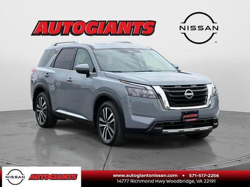 2025 Nissan Pathfinder Platinum 4WD