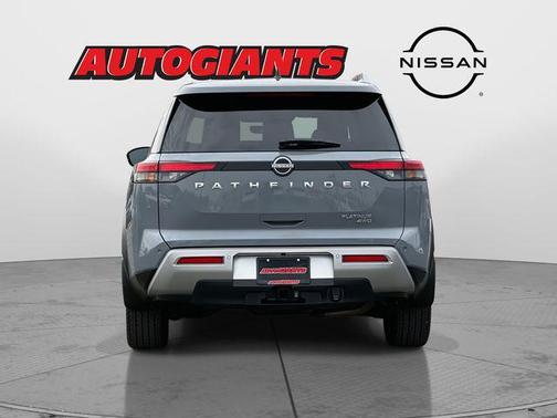 2025 Nissan Pathfinder Platinum 4WD