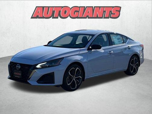 2025 Nissan Altima SR FWD
