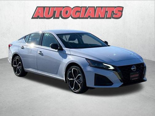 2025 Nissan Altima SR FWD