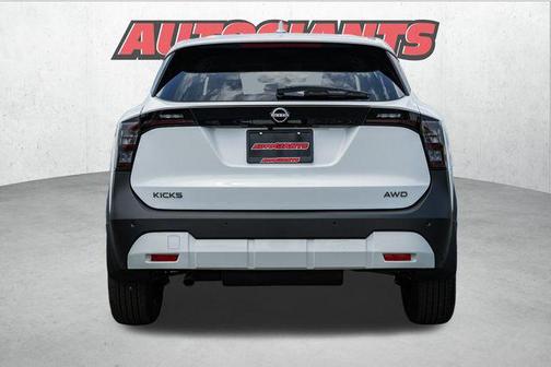 2025 Nissan Kicks SV