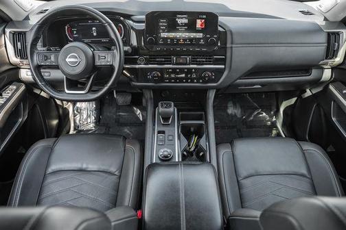 2024 Nissan Pathfinder Platinum 4WD