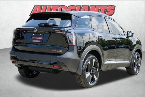 2025 Nissan Kicks SR