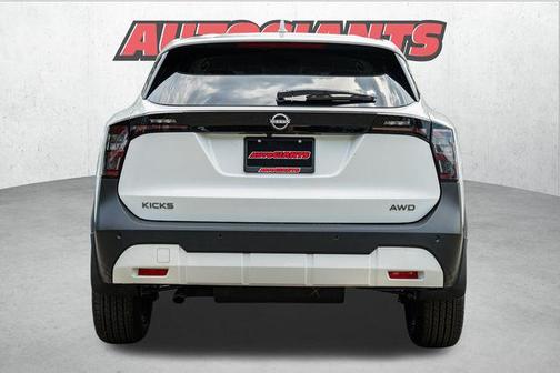 2025 Nissan Kicks SV